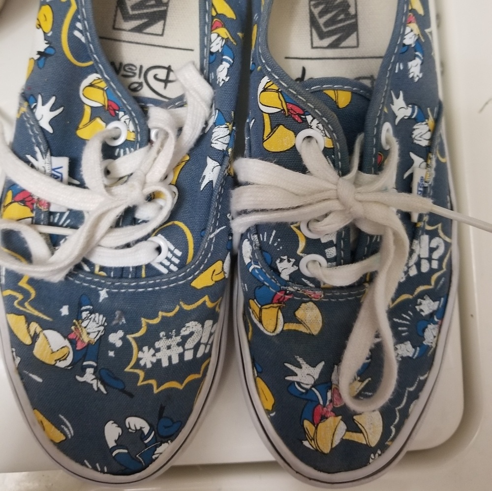 Rare Donald Duck Disney Vans